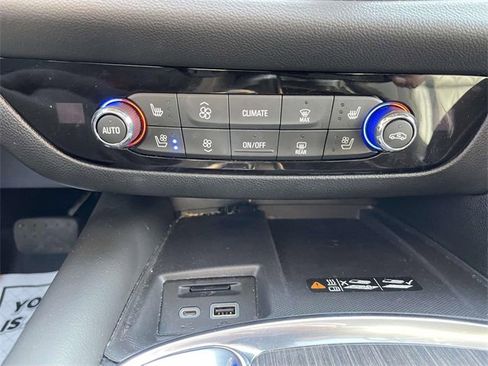 Used 2023 Buick Enclave Avenir image 22