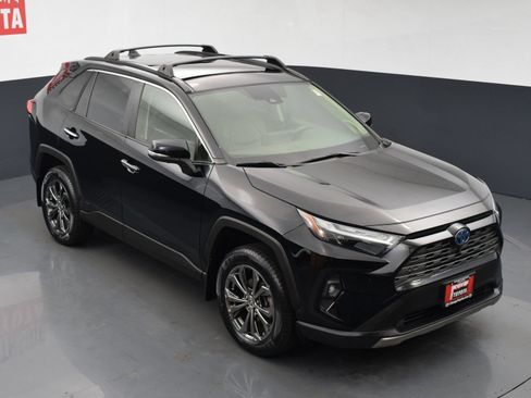 Used 2022 Toyota RAV4 Limited AWD/4WD image 32