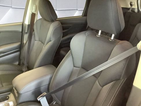 Used 2024 Subaru Ascent Premium w/ Convenience Package image 8