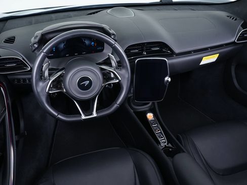 Used 2025 McLaren Artura Spider RWD image 25