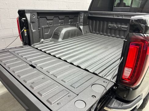 New 2026 GMC Sierra 1500 SLT w/ SLT Premium Plus Package AWD/4WD image 13