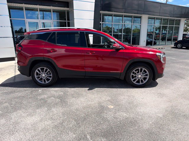 Used 2023 GMC Terrain SLT w/ Tech Package FWD image 10