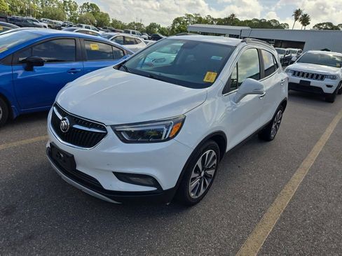 Used 2018 Buick Encore Essence FWD image 2