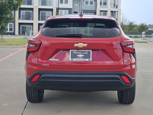 New 2026 Chevrolet Trax LS w/ LS Convenience Package FWD image 8