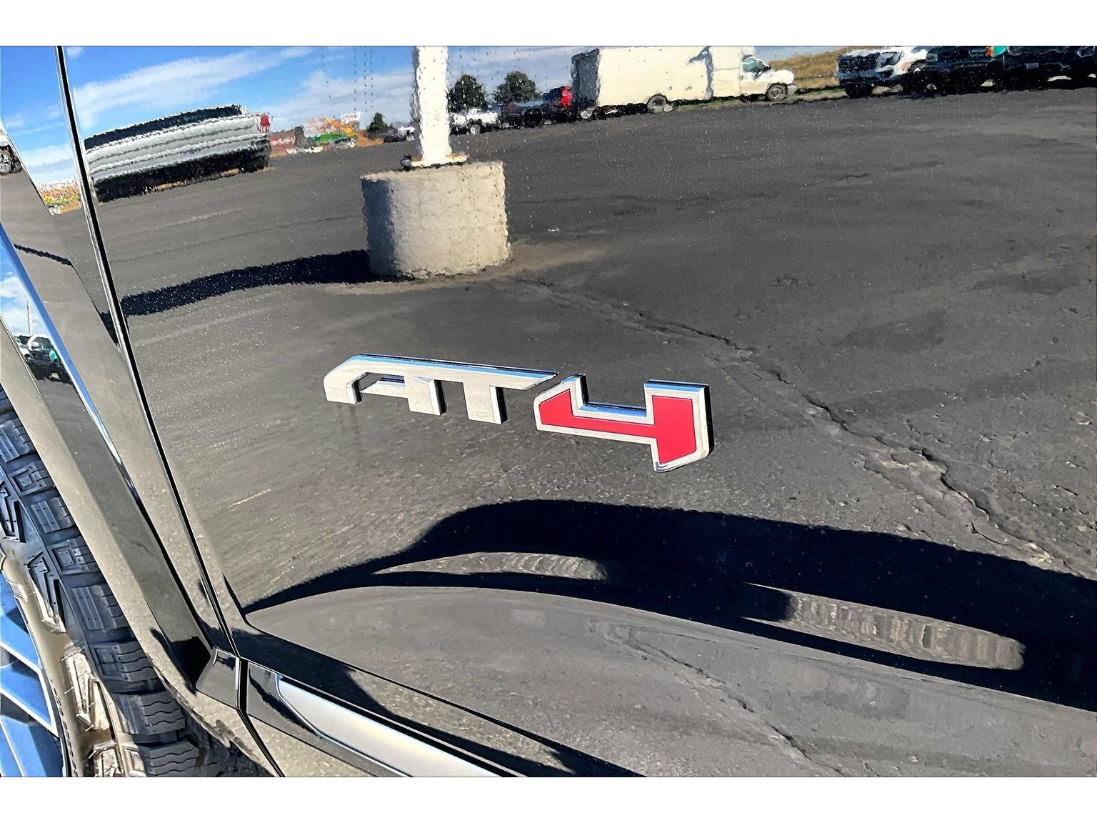New 2027 GMC Terrain AT4 w/ Technology Package II AWD/4WD image 9