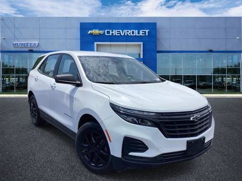 Used 2024 Chevrolet Equinox LS FWD image 1