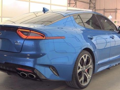 Used 2018 Kia Stinger GT2 image 4