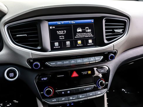 Used 2019 Hyundai Ioniq Plug-In Hybrid image 21