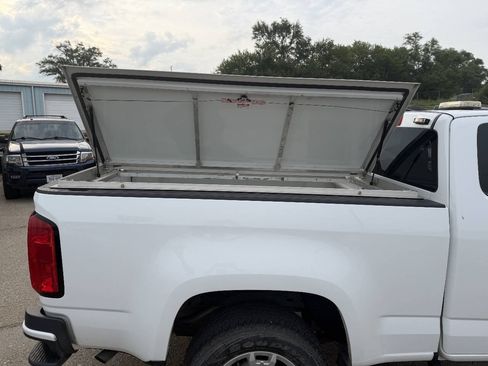 Used 2020 Chevrolet Colorado LT w/ Safety Package RWD image 12