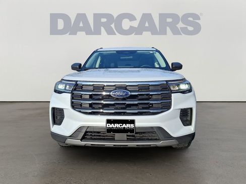 Used 2025 Ford Explorer Active image 2