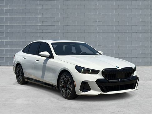 Certified 2025 BMW 530i w/ M Sport Package RWD image 1