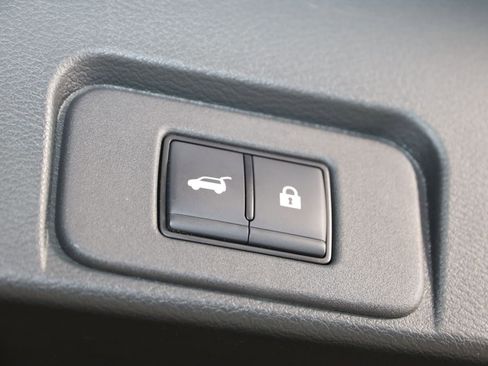Used 2025 Nissan Rogue SL w/ Tech Package FWD image 54