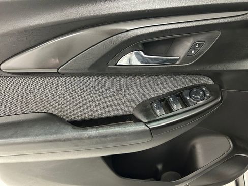 Used 2022 Chevrolet TrailBlazer LT w/ Convenience Package image 12