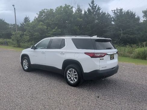 Used 2019 Chevrolet Traverse LT FWD image 3