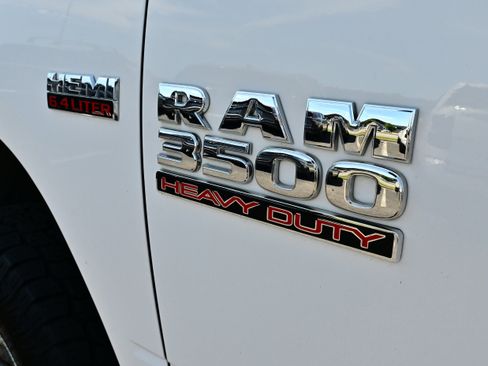 Used 2018 RAM 3500 Tradesman w/ Chrome Appearance Group AWD/4WD image 14