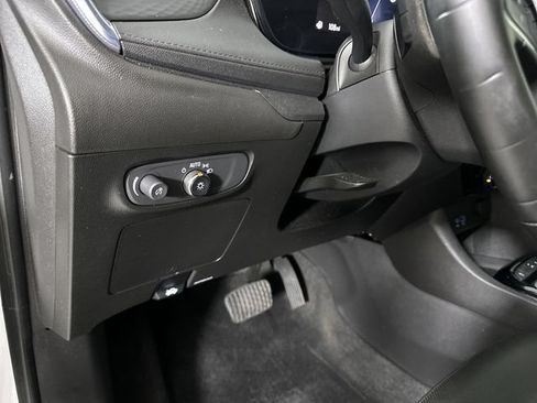 Used 2025 Buick Encore GX Sport Touring FWD image 18