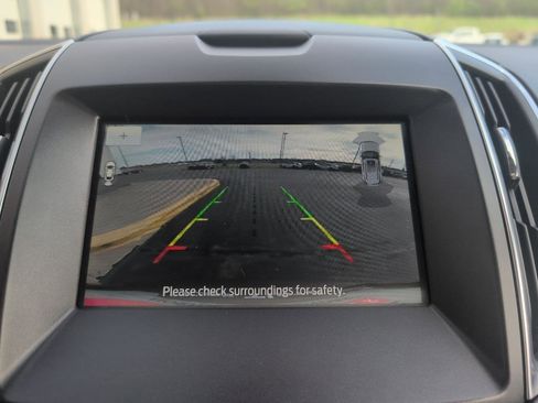 Used 2019 Ford Edge Titanium w/ Equipment Group 301A AWD/4WD image 22