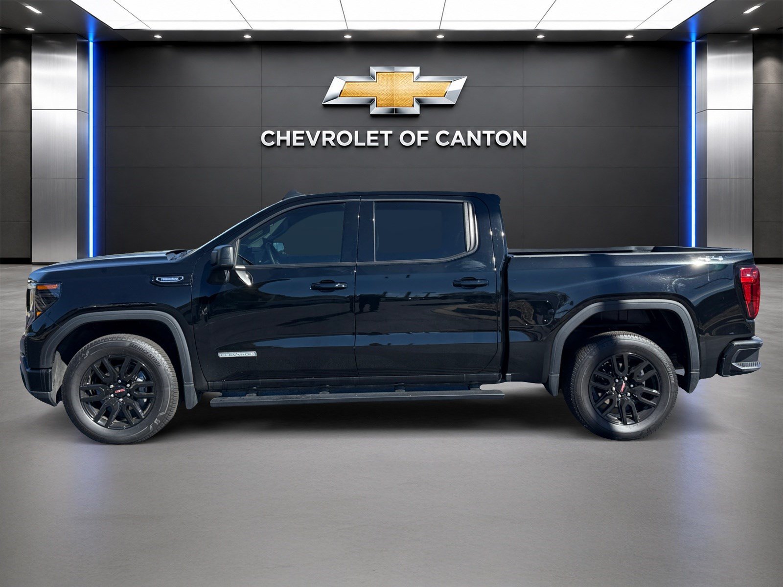 Used 2025 GMC Sierra 1500 Elevation AWD/4WD image 8