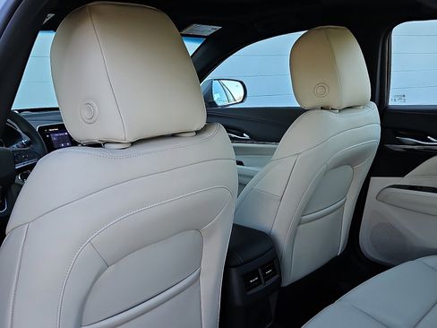 New 2026 Cadillac CT4 Luxury image 7