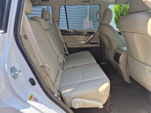 Used 2019 Lexus GX 460 Premium w/ Premium Package AWD/4WD image 30