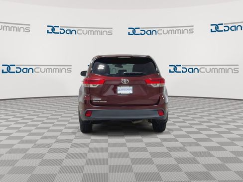 Used 2019 Toyota Highlander LE image 7