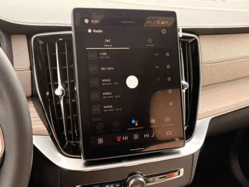 New 2026 Volvo XC90 B6 Plus w/ Protection Package Premier image 30