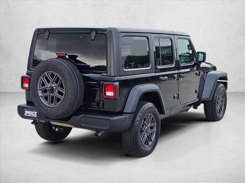 Used 2025 Jeep Wrangler Sport S image 5