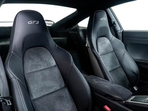 Used 2018 Porsche 911 GT3 w/ Sport Chrono Package image 30