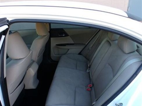 Used 2015 Honda Accord LX image 19