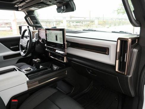 Used 2024 GMC Hummer EV 2X w/ Extreme Off-Road Package AWD/4WD image 21