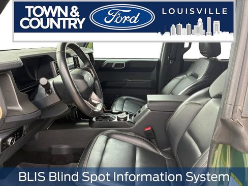 Used 2025 Ford Bronco Badlands AWD/4WD image 13