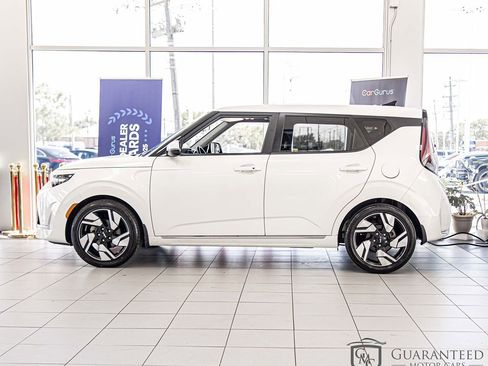 Used 2023 Kia Soul GT-Line FWD image 6