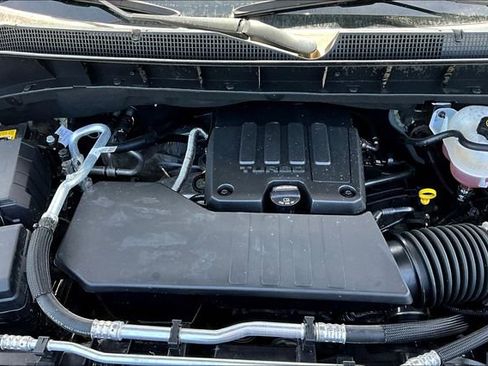 Used 2025 Chevrolet Silverado 1500 LT AWD/4WD image 32
