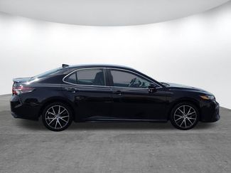 Used 2024 Toyota Camry SE FWD video 3
