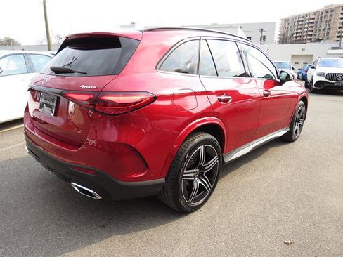 Used 2025 Mercedes-Benz GLC 300 4MATIC image 4