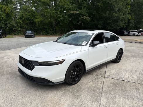 Used 2025 Honda Accord SE image 6