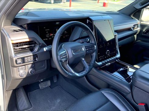 Used 2025 GMC Yukon Denali image 18