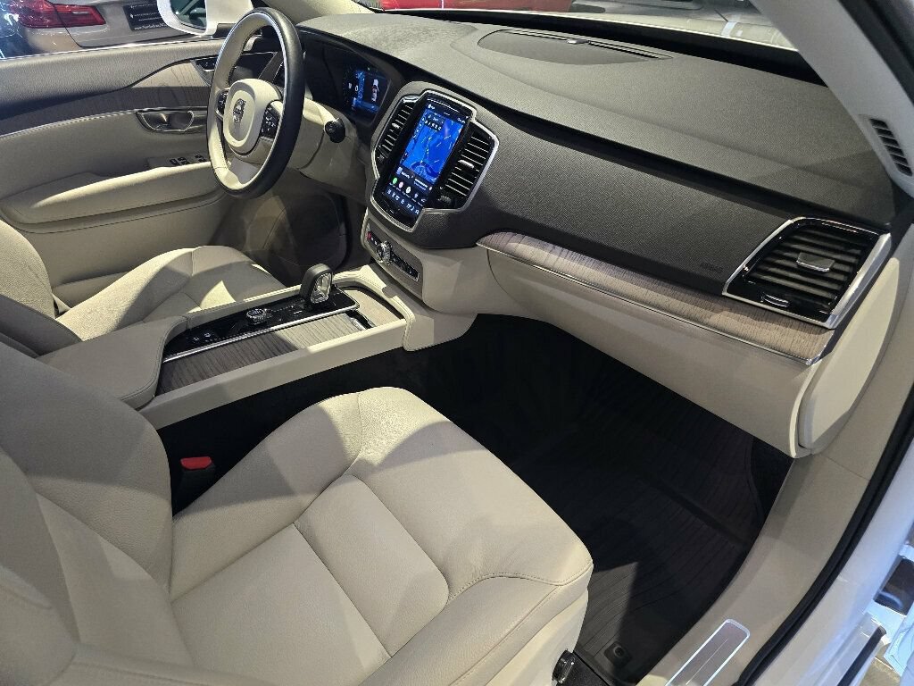 Used 2024 Volvo XC90 T8 Plus w/ Protection Package Premier AWD/4WD image 31