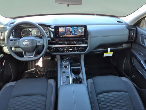 New 2026 Nissan Pathfinder SV w/ SV Premium Package FWD image 12