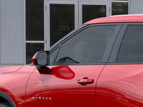 New 2025 Chevrolet Blazer LT w/ Driver Confidence Package image 20