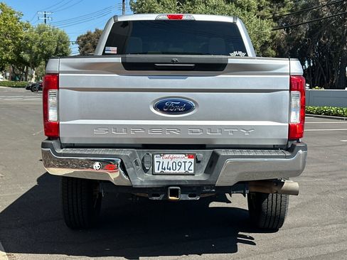Used 2018 Ford F250 XLT AWD/4WD image 5