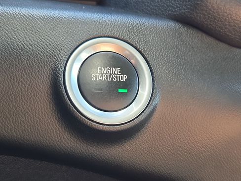 Used 2024 GMC Terrain SLT FWD image 20
