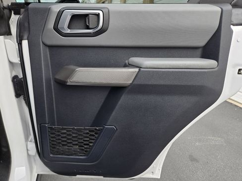 Used 2023 Ford Bronco Black Diamond w/ Sasquatch Package image 38