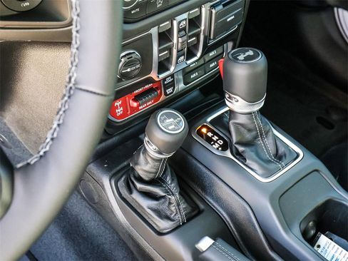 New 2026 Jeep Wrangler Rubicon image 32