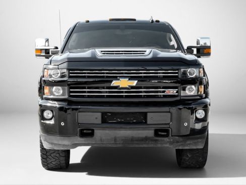 Used 2019 Chevrolet Silverado 2500 LTZ w/ Duramax Plus Package AWD/4WD image 3
