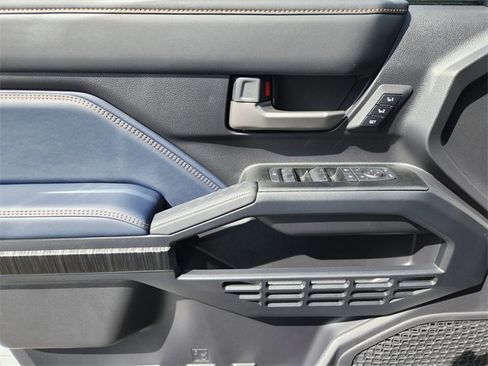 New 2026 Toyota 4Runner 4WD image 17