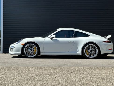 Certified 2016 Porsche 911 R RWD image 2