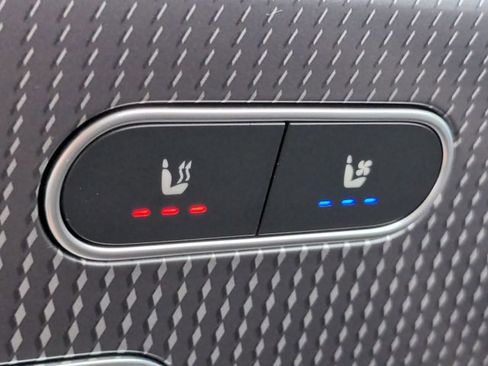 Certified 2022 Mercedes-Benz GLB 250 image 24