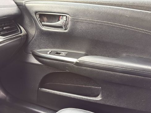 Used 2018 Toyota Avalon XLE Plus image 21