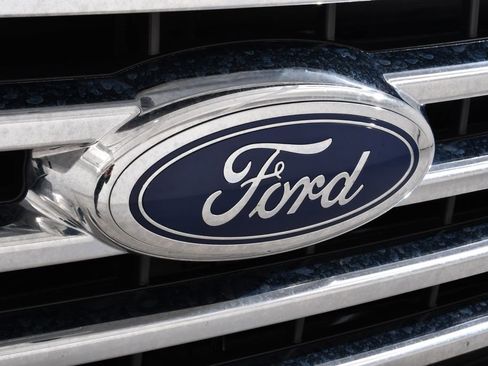 Used 2015 Ford F150 XLT w/ Equipment Group 301A Mid image 20